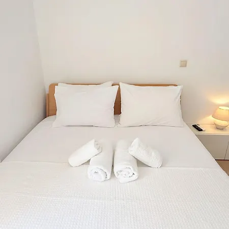 Yia Banaki 1 Min Walk To Old Town 7min Walk